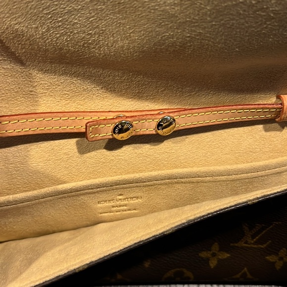 Louis Vuitton Pochette Twin GM Clutch - Picture 2 of 5